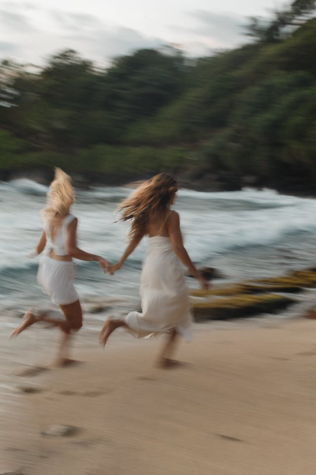 How to get beach waves (without heat or frizz)