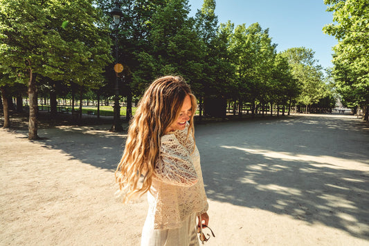 Can wavy hair turn straight?